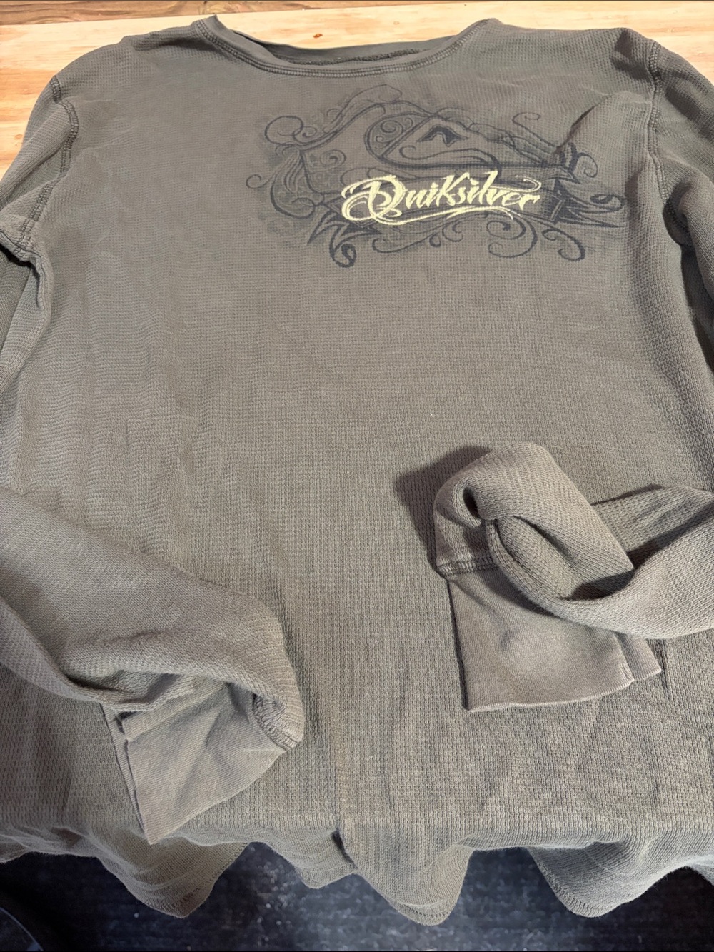 Quiksilver Men's Gray Crewneck Thermal Sweater with Graphic